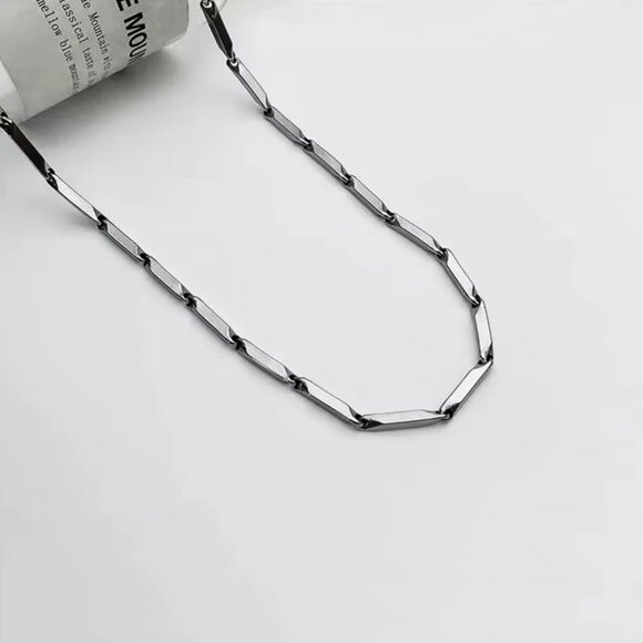 MM LaFleur Una Necklace in Silver - Picture 3 of 7